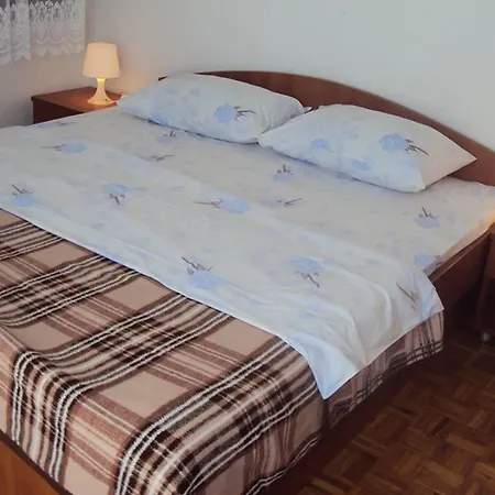 Apartment Marko Vrsi